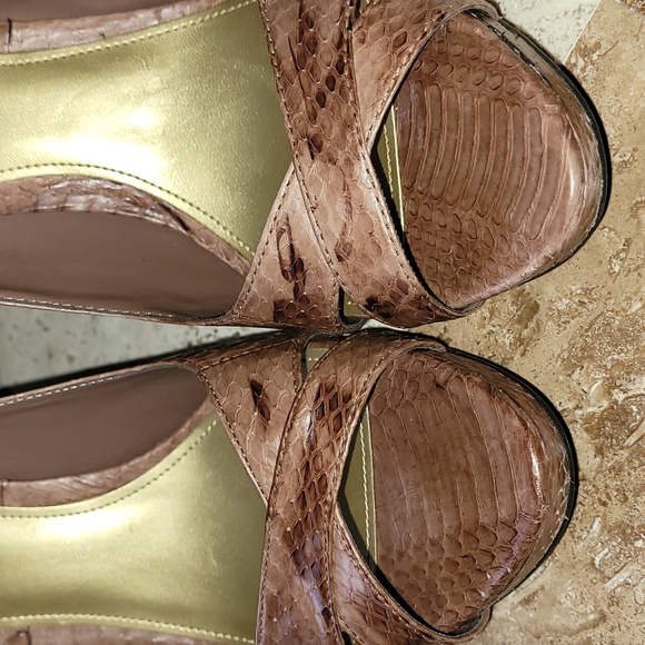 Lauren Ralph Laren "Faeryn 2" matte snake leather upper slingbacks.  Size 6.5 - Picture 2 of 10
